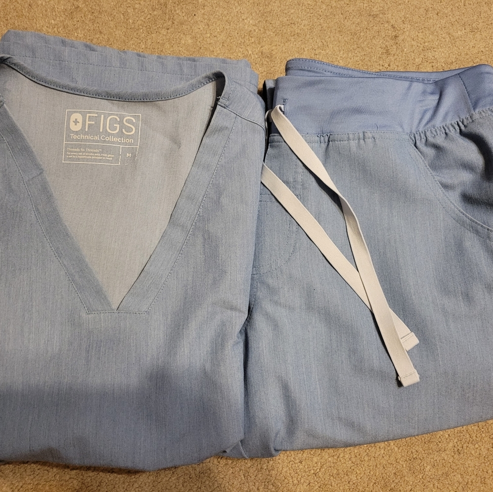 Rare FIGS scrub set in Heather Indigo Blue Medium Casma Medium Petite Kade Pants